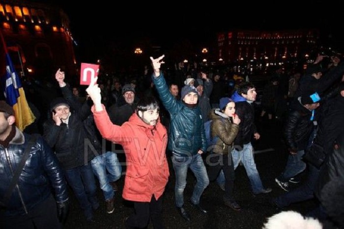 Une bagarre entre la police et les supporters de la "Nouvelle Arménie"